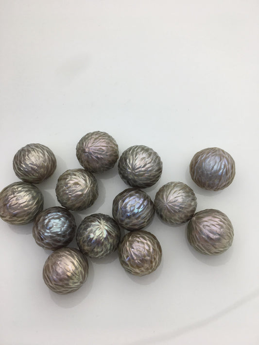 1pc AAA 14-15mm gray round Carved Freshwater Pearl - no hole - Hand Carved - CAC-T20