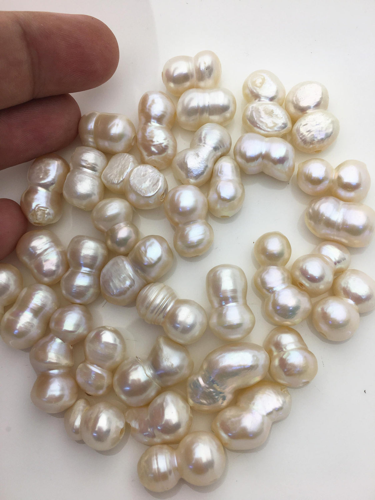 Baroque Pearl Leather Choker — Le1-006