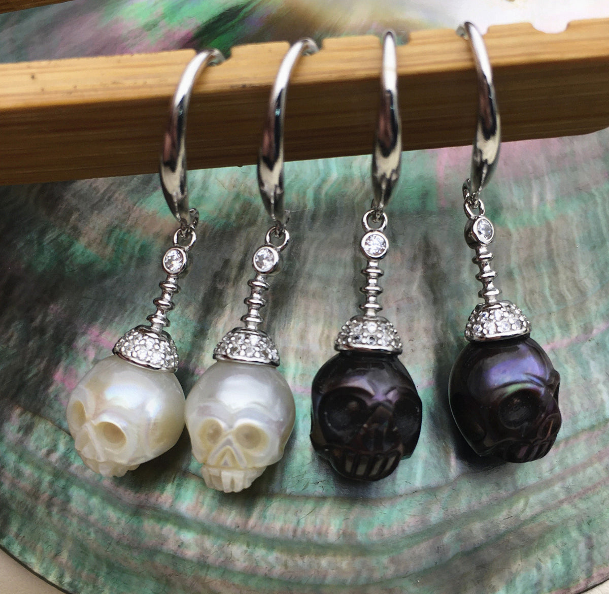 White/Black Carved Skull Pearl Dangle Earrings — SE3-027-18