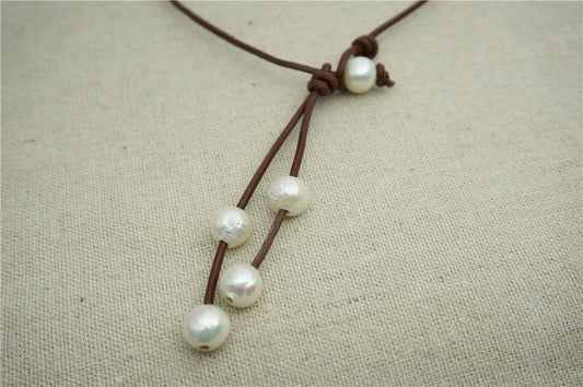 Round pearl, high luster, Leather Pearl Necklace, Pearl Leather Necklace, White Freshwater pearl, Light brown Leather Pearl necklace, Le1-094