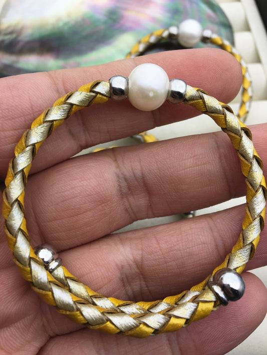 7.5'' yellow leather elastic pearl Bracelet,10mm Big white Freshwater Pearl Bracelet, Wedding Bracelet,B8-035