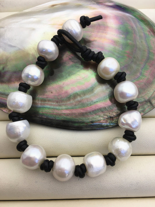 12-13mm white big pearl leather bracelet- Leather Pearls Bracelet - Real leather - Le7-005
