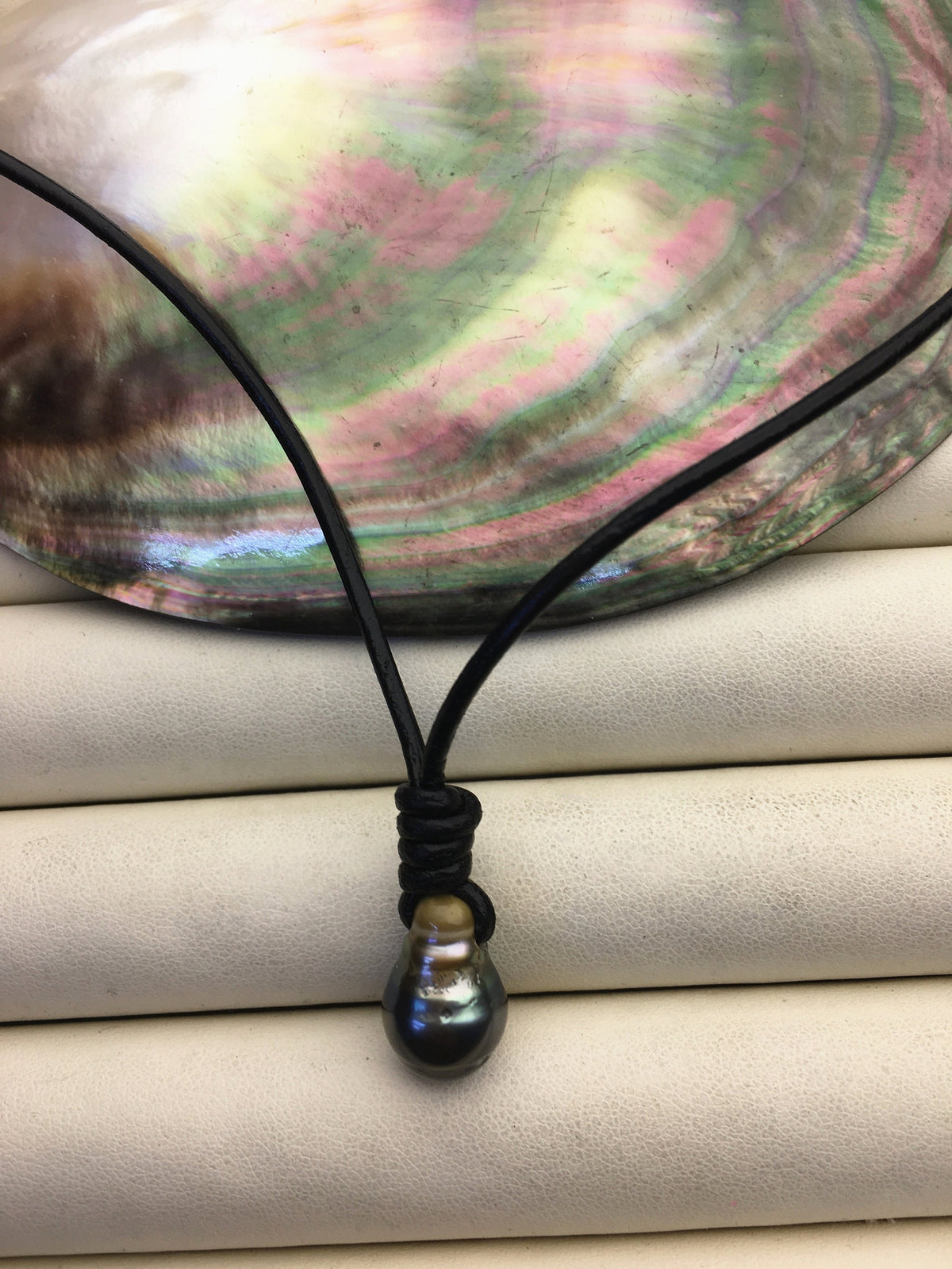 11-13mm Big Teardrop Drop Tahitian Pearl Leather Necklace, Black Pearl, Black Leather Pearl necklace, Le11-018