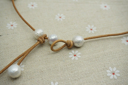 High-Luster White Freshwater Pearl & Light Brown Leather Necklace | Le1-032