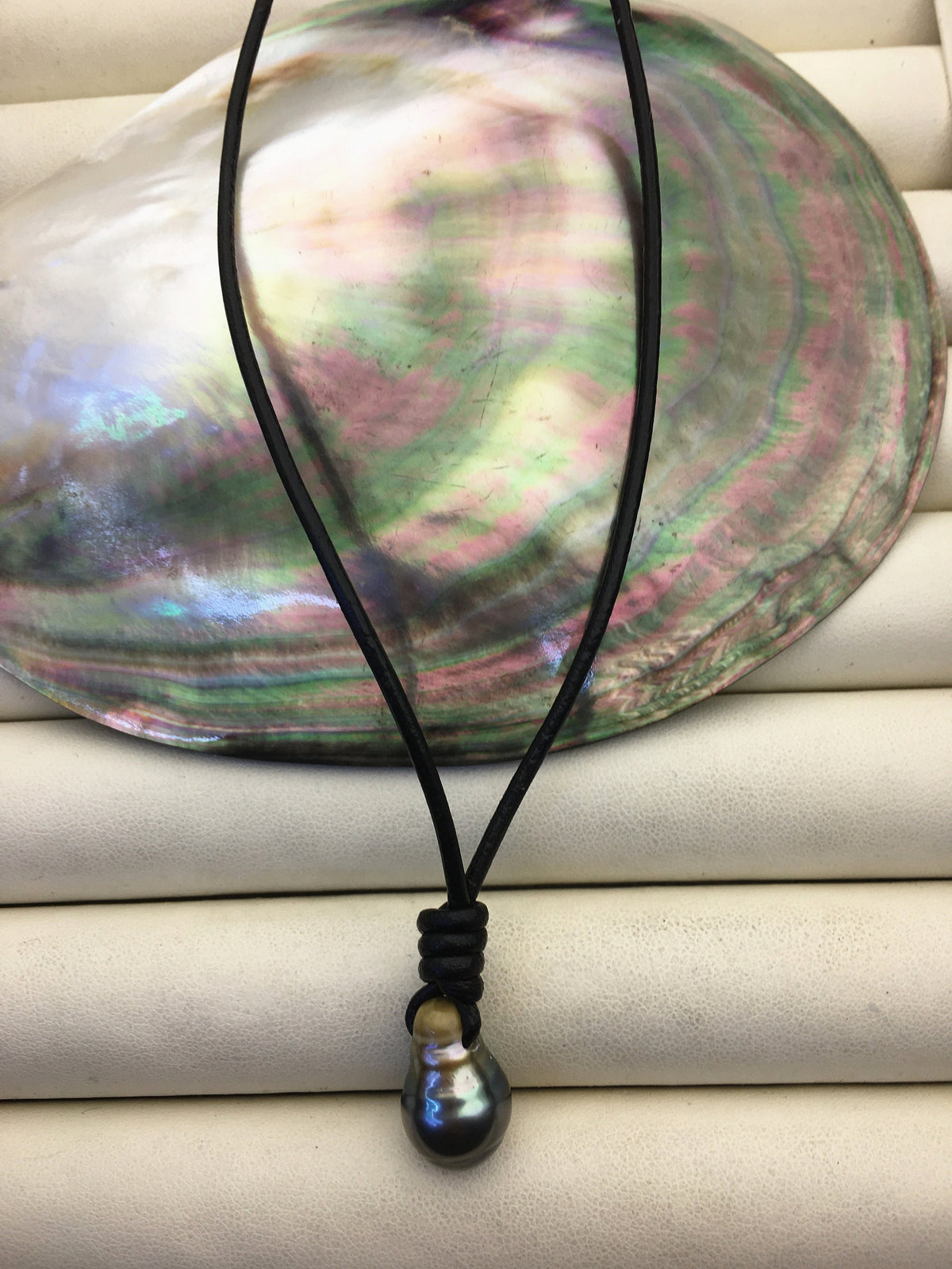 11-13mm Big Teardrop Drop Tahitian Pearl Leather Necklace, Black Pearl, Black Leather Pearl necklace, Le11-018