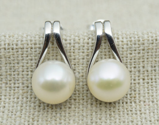 AAA+ white pearl stud earrings, genuine freshwater pearl earrings, sterling silver Earrings, bridesmaid, SE3-039