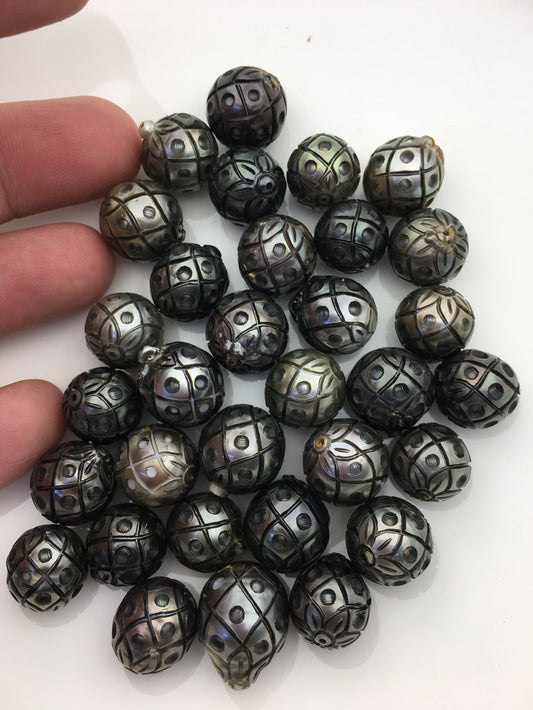 1pc 12/13/14mm Oval Pineapple Carved Tahitian Pearl - Hand Carved - Tattoo Tahitian Pearls, carved pearls, flower designs, CAC-FLW-9-7