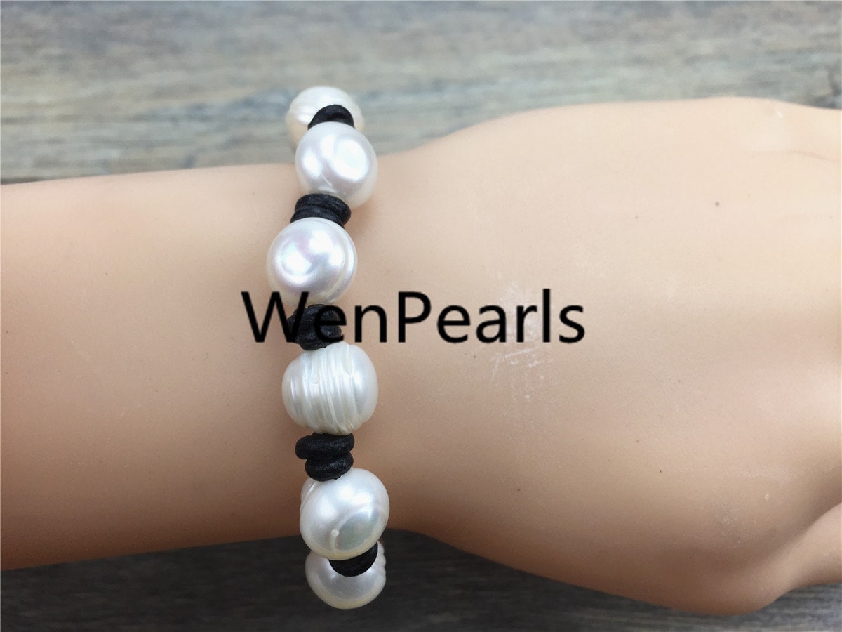 11mm big pearl bracelet, Leather Pearls Bracelet, Handmade Cuff, White Pearls on Brown Leather, Black leather bracelet, Le7-029