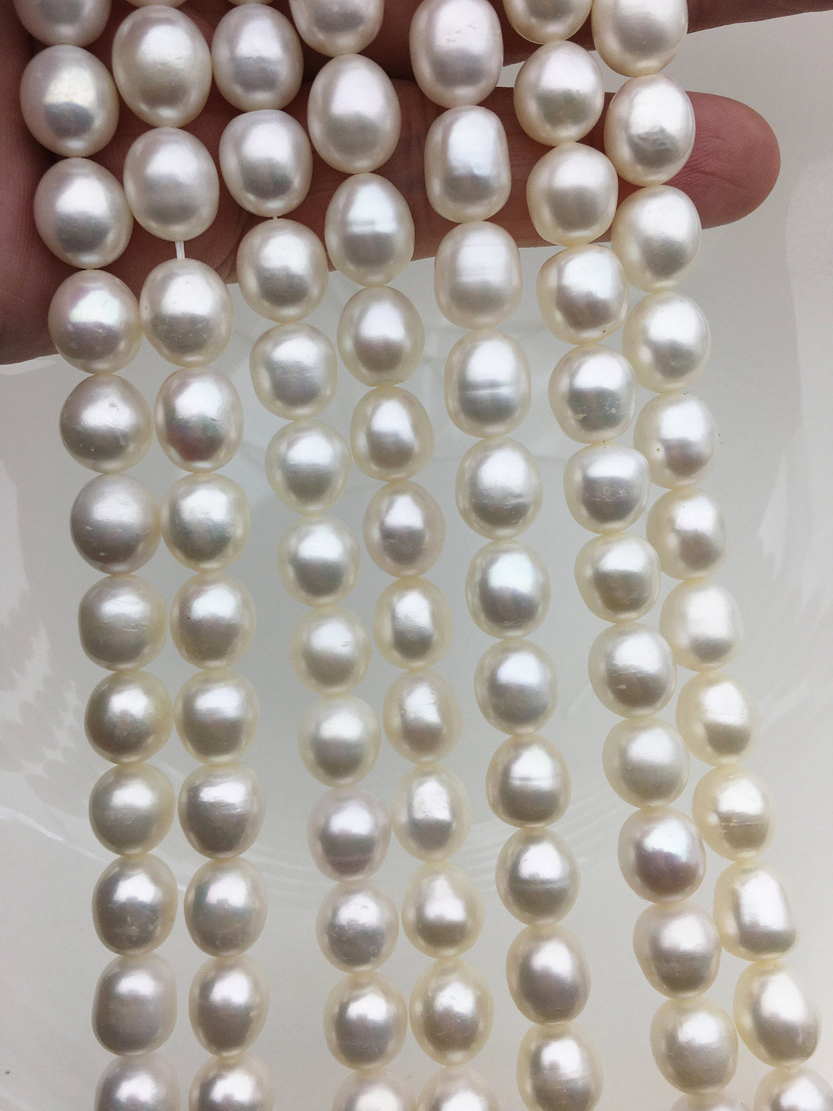 White Oval Pearl Strand, 9–9.5mm, AA | LR9-2A-2