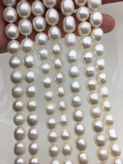 White Oval Pearl Strand, 9–9.5mm, AA | LR9-2A-2