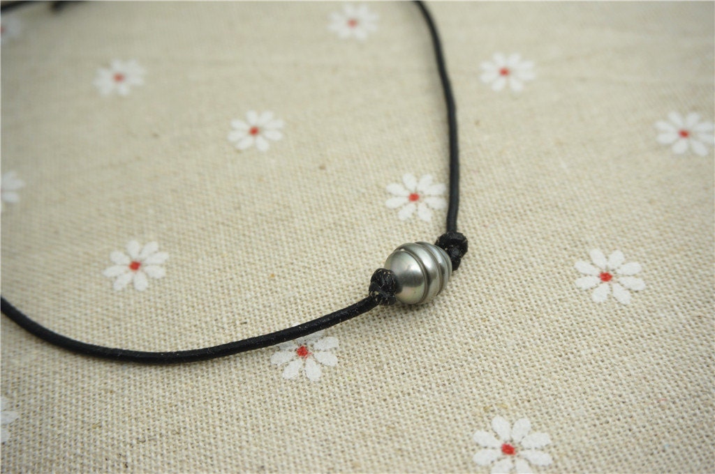 9-11mm Tahitian Leather pearl choker Necklace, hand rolled and knotted leather necklace, Black Leather Pearl necklace, Le11-008