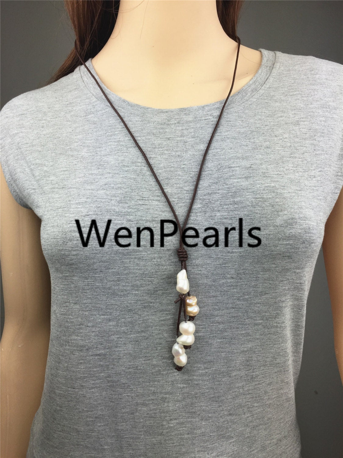 4 baroque pearls Drop leather necklace, Select leather color, Leather Pearl necklace, Leather baroque pearl necklace, wholesale, Le1-056