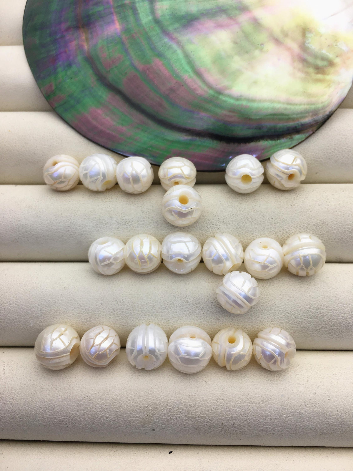 1pc AAA 9-10mm white near round Carved Freshwater Pearl - through hole - CAC-T6