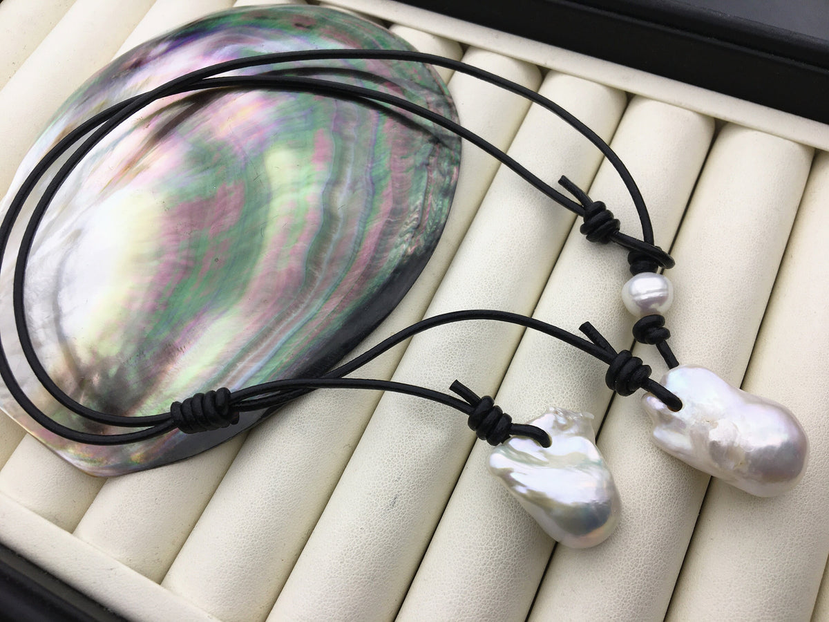 Two Big White Flame ball pearl and leather necklace, Baroque Freshwater Pearl Drop Necklace, Flaming ball pearl necklace, Le5-047