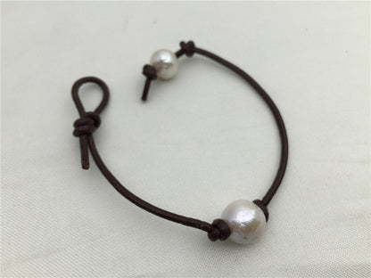Leather Pearl bracelet, High Luster pearl, Pearl Leather bracelet, White Freshwater pearl, Black Leather Pearl bracelet, BROWN, Le7-053