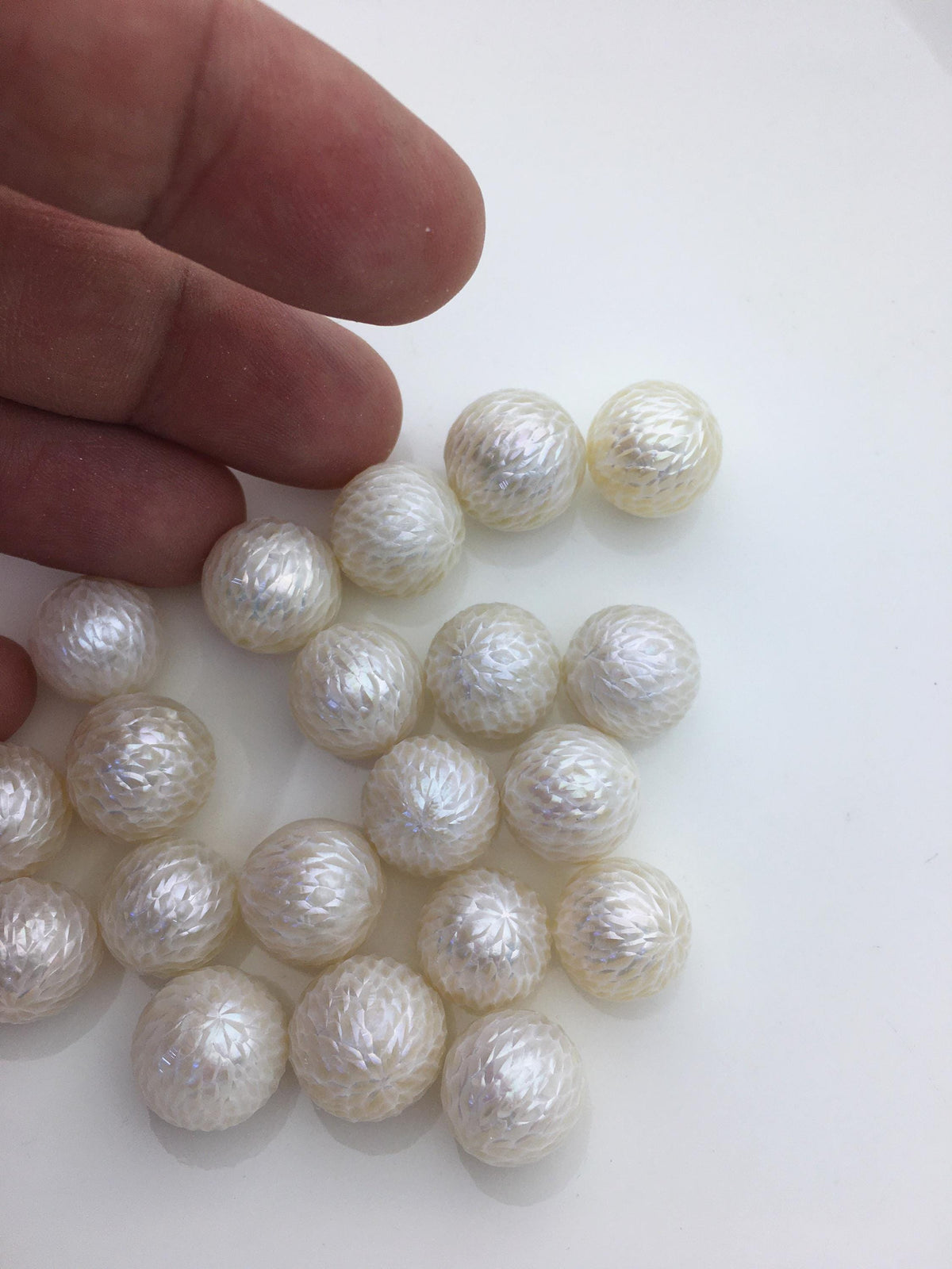 Shine!1pc AAA 11-16mm White Round Carved Freshwater Pearl - no hole - Hand Carved - CAC-FLW-8-1