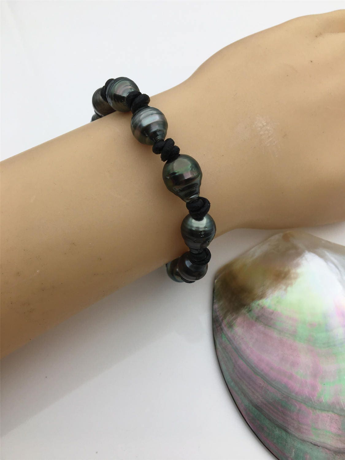 Real Green Tahitian pearl bracelet, High Luster pearl, Pearl Leather bracelet, Taitian pearl bracelet, Black Leather Pearl bracelet, Le10-005