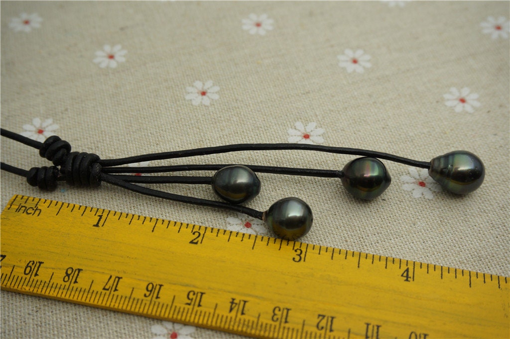 30% OFF, Tahitian pearl neklace, Pearl and Leather Lariat Necklace, Light brown Leather Pearl necklace, Sea pearl, Black pearl necklace, Le11-006