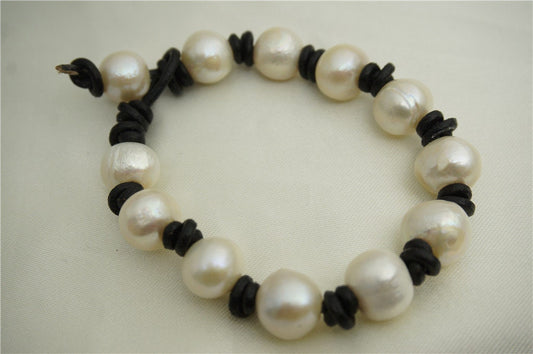 11mm big pearl bracelet, Leather Pearls Bracelet, Handmade Cuff, White Pearls on Brown Leather, Black leather bracelet, Le7-031