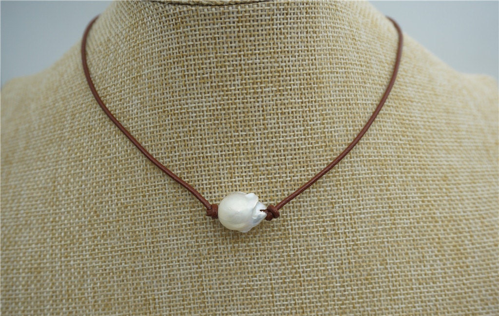 Huge pearl necklace, Leather Pearl Choker, Pearl Leather Necklace, White Freshwater pearl, Black Leather Pearl necklace, Le2-019