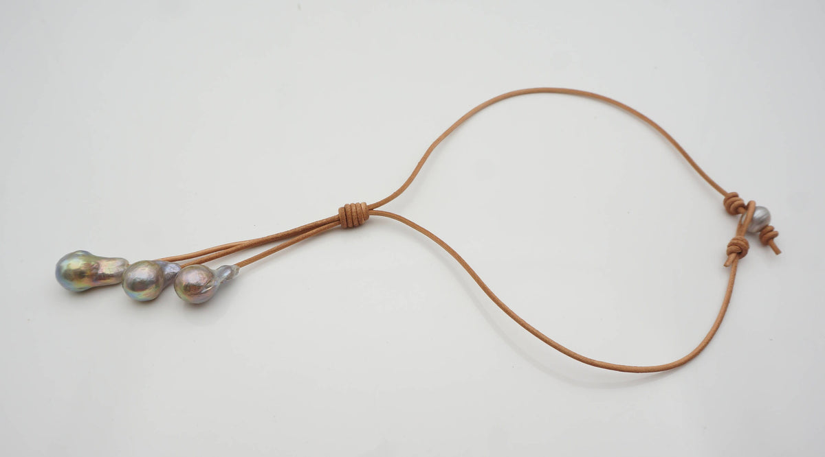 3 big Gray flameball pearl leather drop necklace,Pearl and Leather Lariat Necklace,Leather Pearl necklace,Le4-098