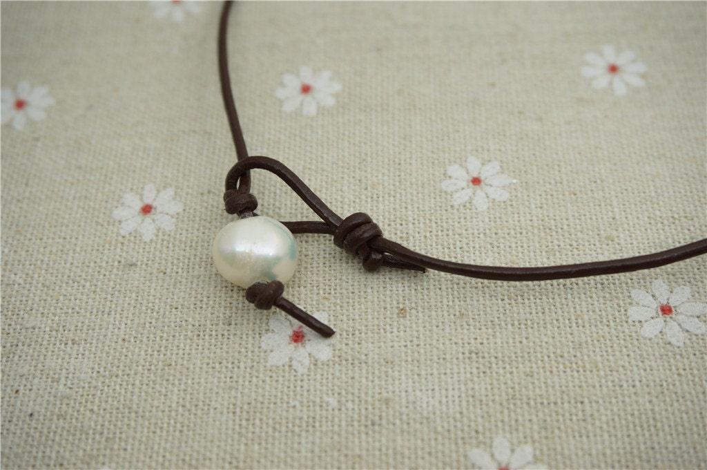 Flameball Freshwater Pearl and Leather Drop Necklace, Huge pearl necklace, Pearl Leather Necklace, White Leather Pearl necklace, Le2-037