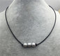 Three gray round pearl necklace, Leather Pearl Choker, Pearl Leather Necklace, White Freshwater pearl, LIGHT BROWN, Le1-074