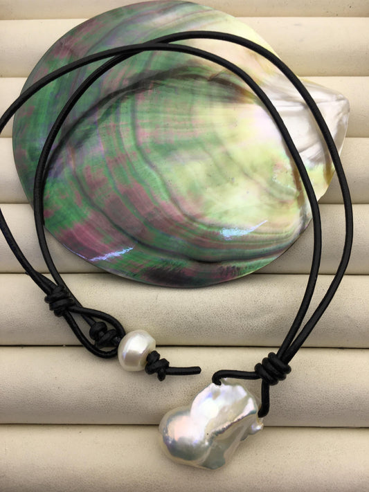 White Big Flameball pearl and leather necklace, Baroque Freshwater Pearl Drop Necklace, Flaming ball pearl necklace, wholesale, Le4-066