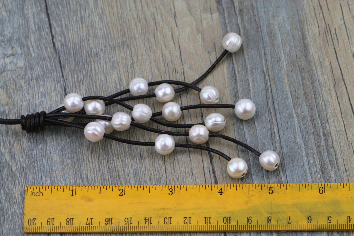 Button shape pearl necklace, Leather Pearl Necklace, Pearl Leather Necklace, White Freshwater pearl, Tan color Leather necklace, Le2-074