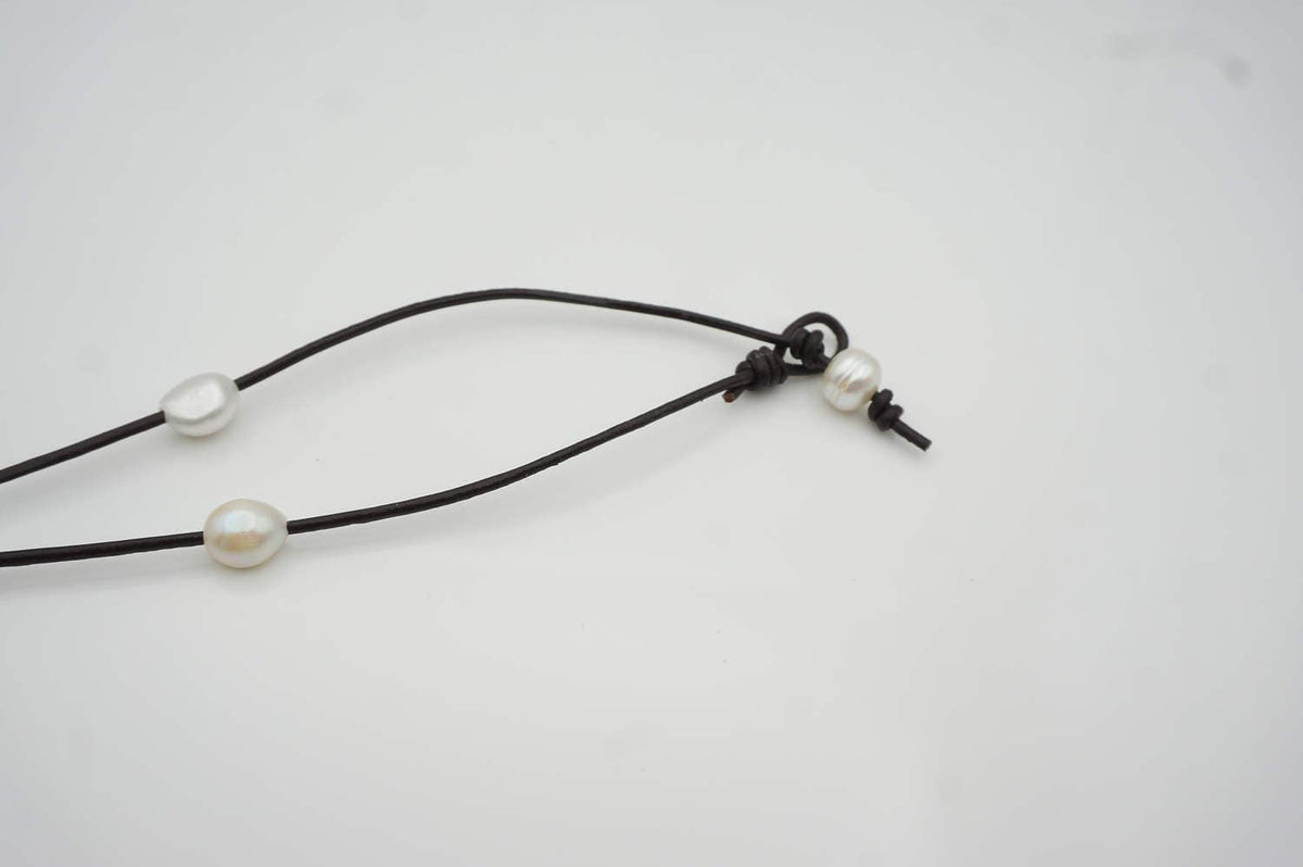 Nugget pearl leather Drop part necklace, Pearl and Leather Lariat Necklace, Leather Pearl necklace, Leather baroque pearl necklace, Le4-031