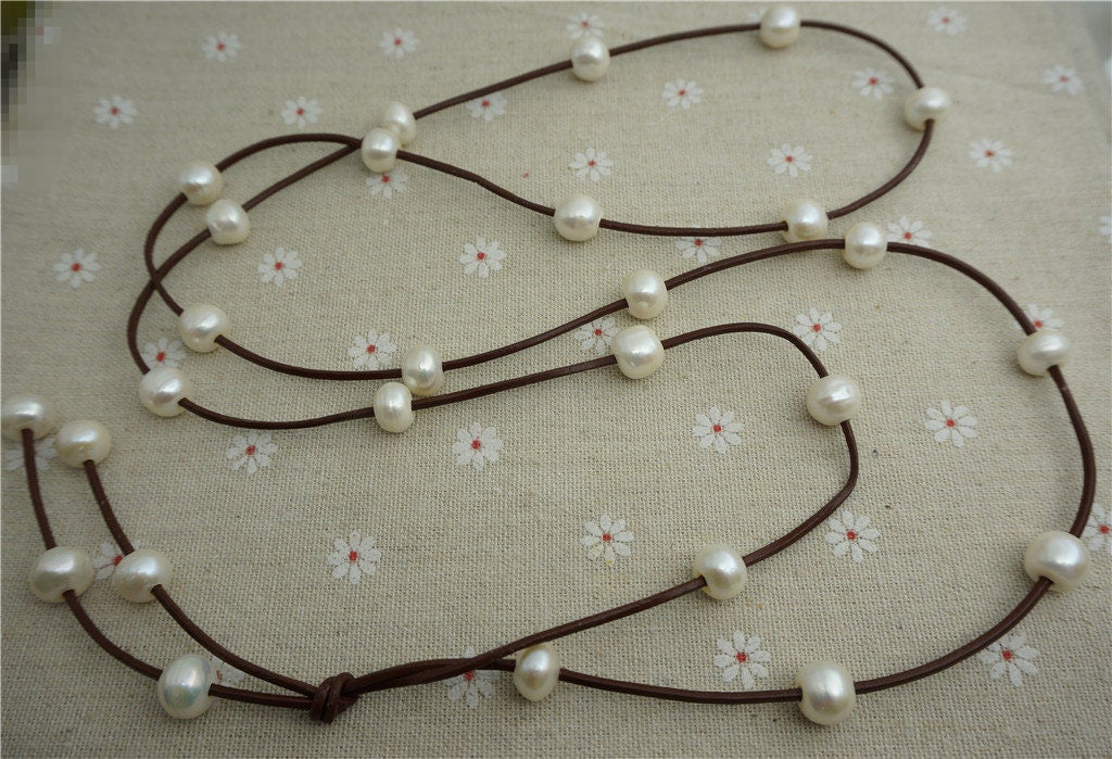 Long Freshwater Pearl and Leather Lariat Necklace, white pearl necklace Light brown Leather Pearl necklace, Leather baroque pearl, Le1-041