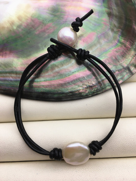 Single White Big Coin Pearl fashion jewelry, pearl Leather Pearls Bracelet - plait leather bracelet - Genuine freshwater pearl - Le7-194