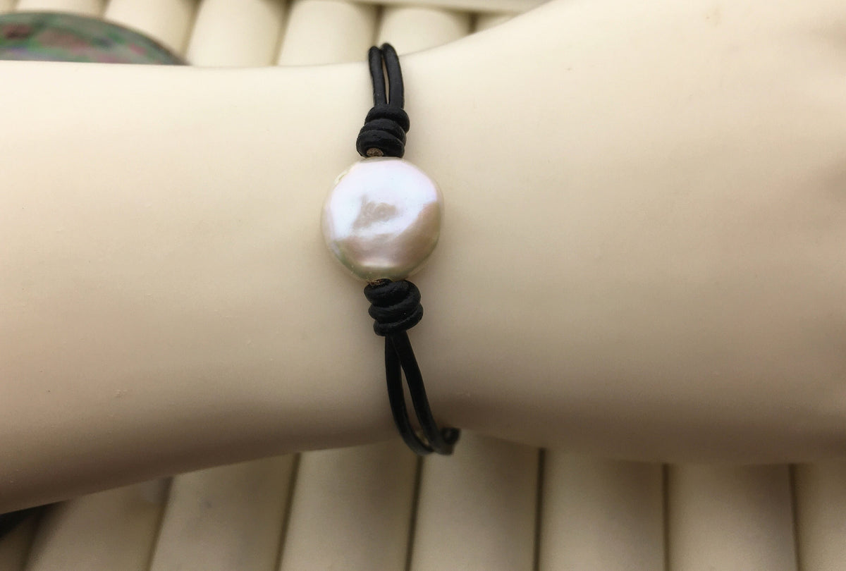 Single White Big Coin Pearl fashion jewelry, pearl Leather Pearls Bracelet - plait leather bracelet - Genuine freshwater pearl - Le7-194