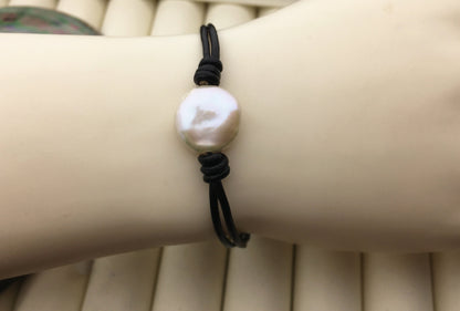 Single White Big Coin Pearl fashion jewelry, pearl Leather Pearls Bracelet - plait leather bracelet - Genuine freshwater pearl - Le7-194