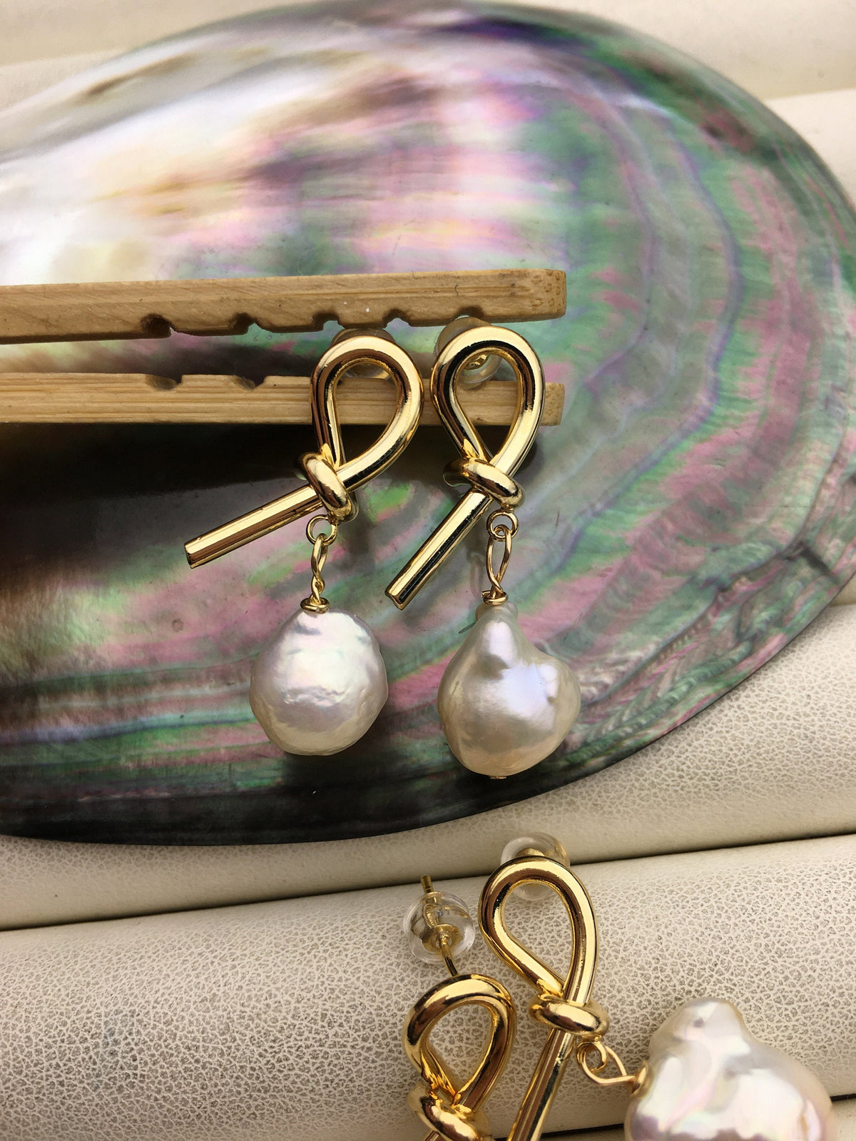 High Luster White baroque freshwater pearl stud earrings,wedding pearl earrings,SE3-131-48