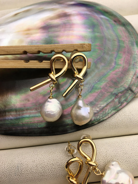 High Luster White baroque freshwater pearl stud earrings,wedding pearl earrings,SE3-131-48