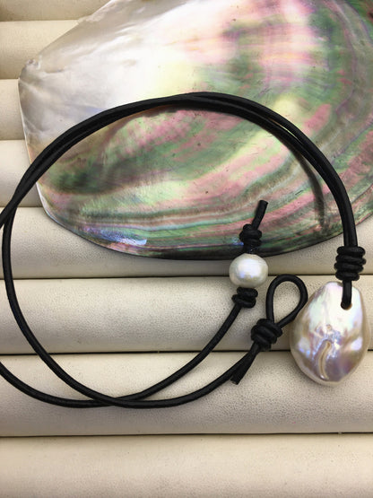 Very Big White Baroque Pearl Necklace,Rare pearl and leather jewelry,leather necklace,Le1-022