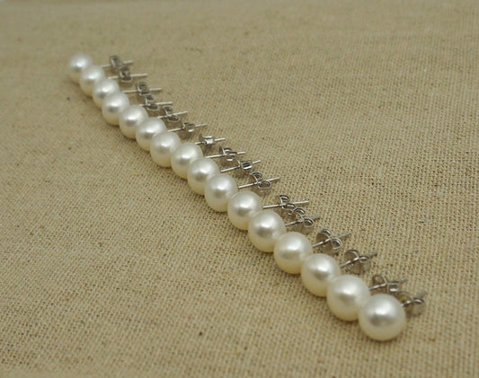 SET of 4 white pearl stud earrings, button round earrings, set of 4 pairs earrings, wedding earrings, bridesmaid gift, SE1-008