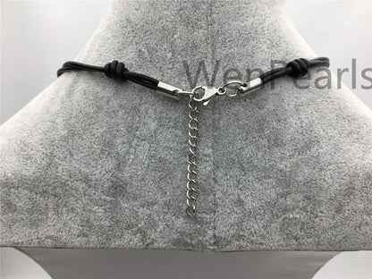 Three Big Pearl Leather necklace, White Freshwater pearl, Black Leather Pearl necklace, Select leather color, Le4-029