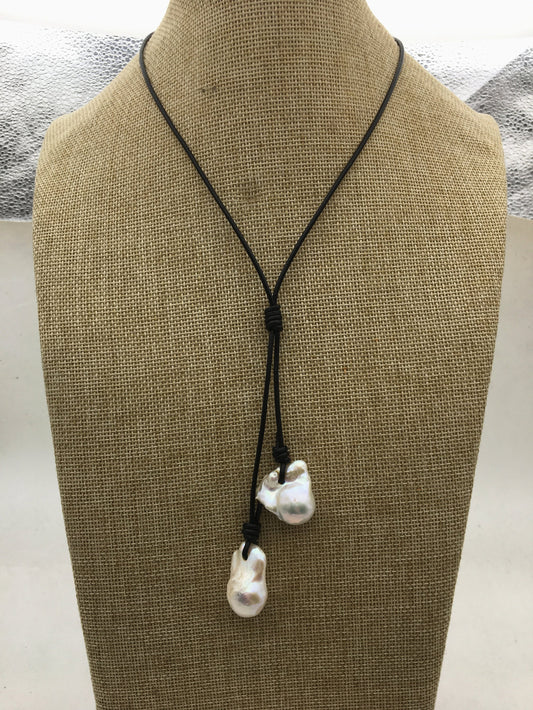 Two Big White Flame ball pearl and leather necklace, Baroque Freshwater Pearl Drop Necklace, Flaming ball pearl necklace, Le5-047