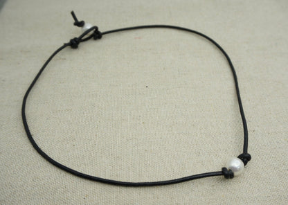 Leather Pearl Choker, High Luster pearl, Pearl Leather Necklace, White Freshwater pearl, Black Leather Pearl necklace, LIGHT BROWN, Le1-036