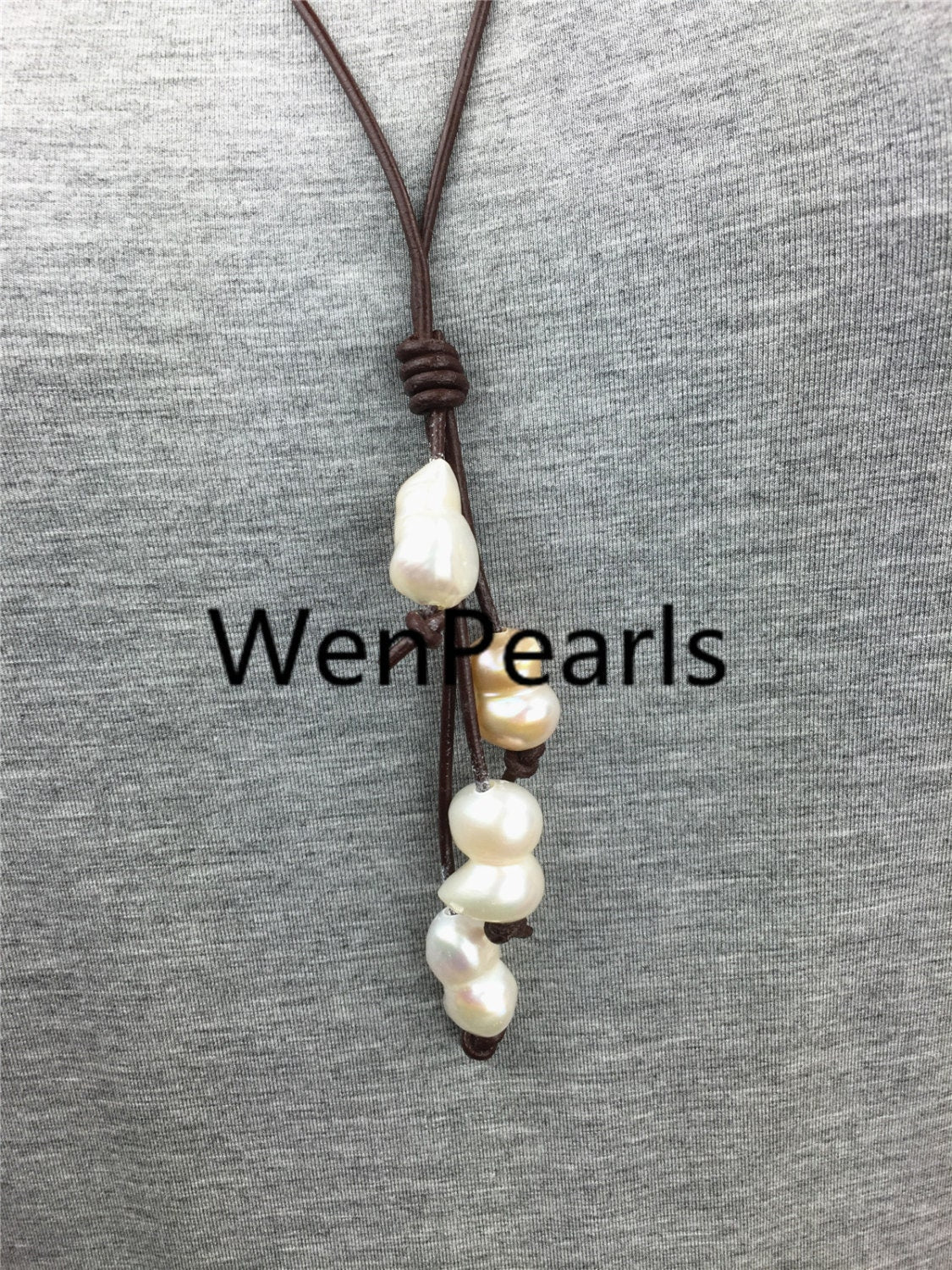 4 baroque pearls Drop leather necklace, Select leather color, Leather Pearl necklace, Leather baroque pearl necklace, wholesale, Le1-056