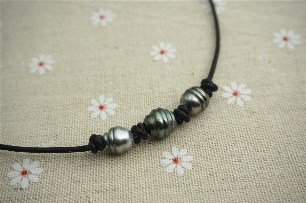 HandMade Fashion Three Tahitian pearl Leather Choker Necklace, men or women choker, Black Leather Pearl necklace, Le11-007