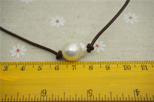 Huge pearl necklace, Leather Pearl Choker, Pearl Leather Necklace, White Freshwater pearl, Black Leather Pearl necklace, Le2-019