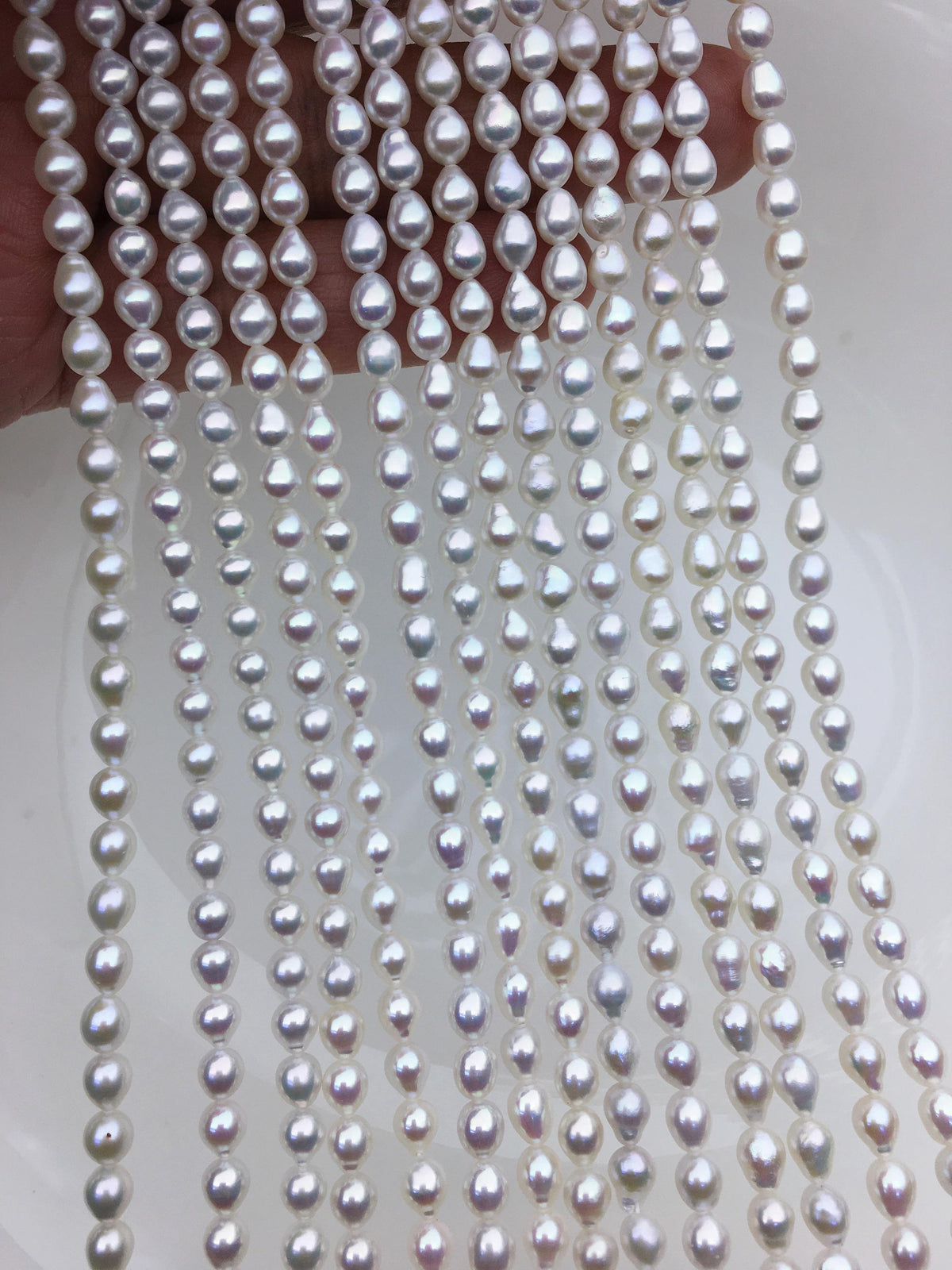 AA+ 4.7-5.1mm*5.5-7mm white baroque rice pearls, Cultured white freshwater pearls beads, teardrop pearl necklace, rice pearl wholesale, LR5-A-1