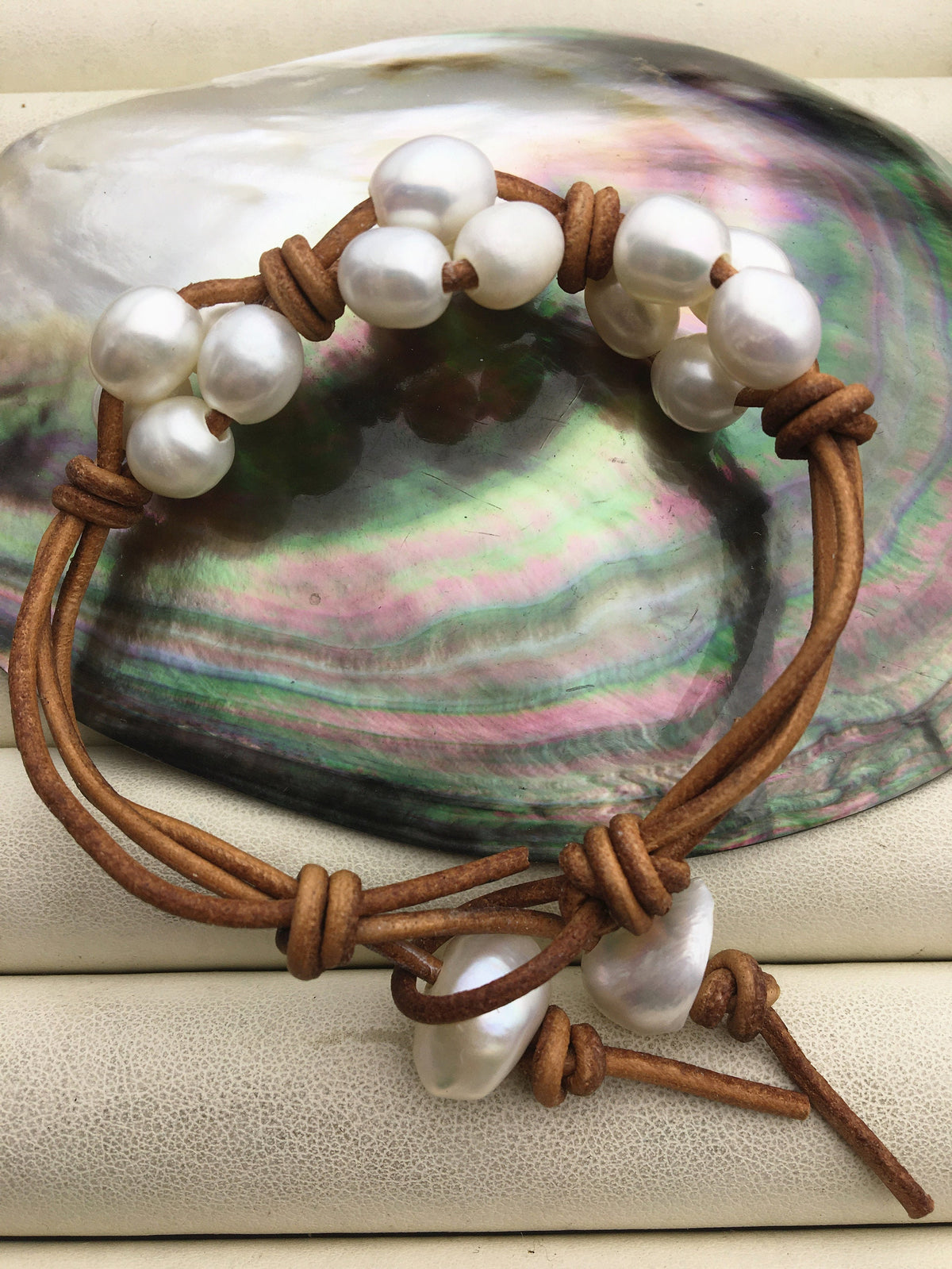 Rice white pearl leather necklace, twisted leather pearl bracelet, knotted freshwater pearl bracelet, Leather Pearls Bracelet, Le21-004
