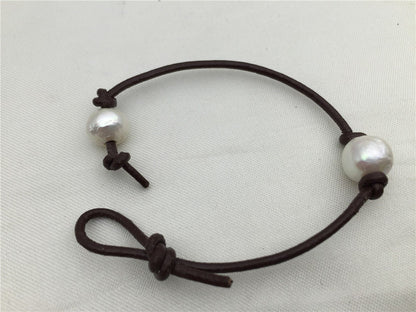 Leather Pearl bracelet, High Luster pearl, Pearl Leather bracelet, White Freshwater pearl, Black Leather Pearl bracelet, BROWN, Le7-053