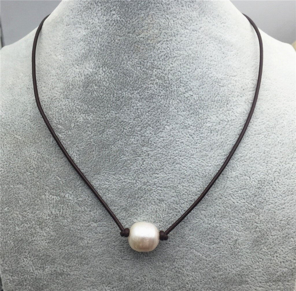 BIG Leather Pearl Choker, High Luster pearl, Pearl Leather Necklace, Ivory Freshwater pearl, Black Leather Pearl necklace, Le1-024