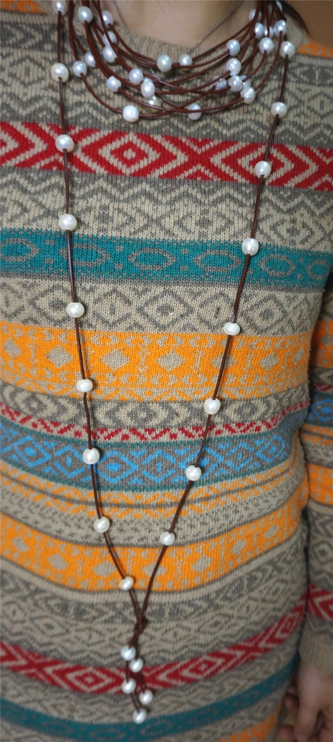 Long Freshwater Pearl and Leather Lariat Necklace, white pearl necklace Light brown Leather Pearl necklace, Leather baroque pearl, Le1-041