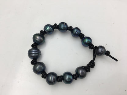 Metallic Blue Button pearl bracelet, Leather Pearls Bracelet, Handmade Cuff, Black Pearls on Brown Leather, Black leather bracelet, Le7-098